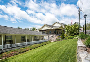 Boxwood Lodge Blowing Rock near Boone-University Blowing Rock